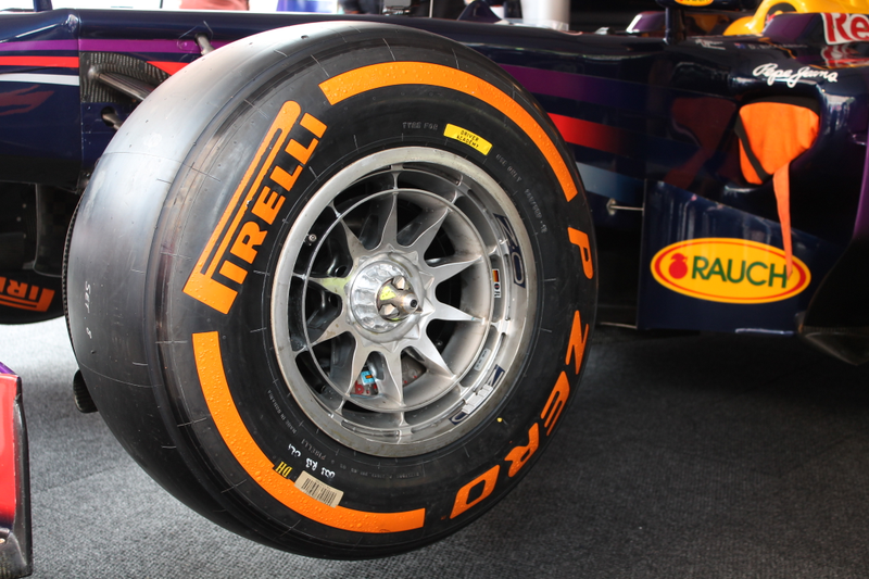 Illustration for article titled I Rode With Sebastian Vettel During Red Bull's F1 Donut Extravaganza